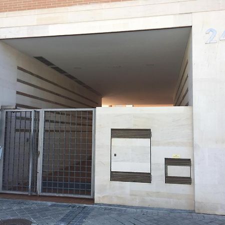 VUT sencilla y cómoda en Ávila capital. Exterior foto